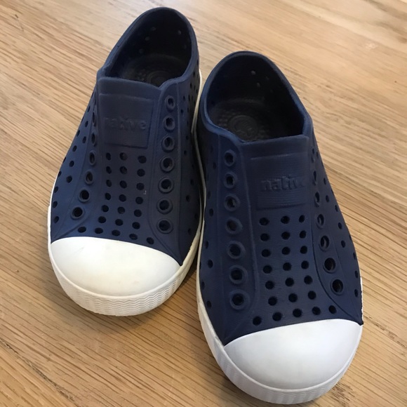 Native Shoes - Picture 1 of 4